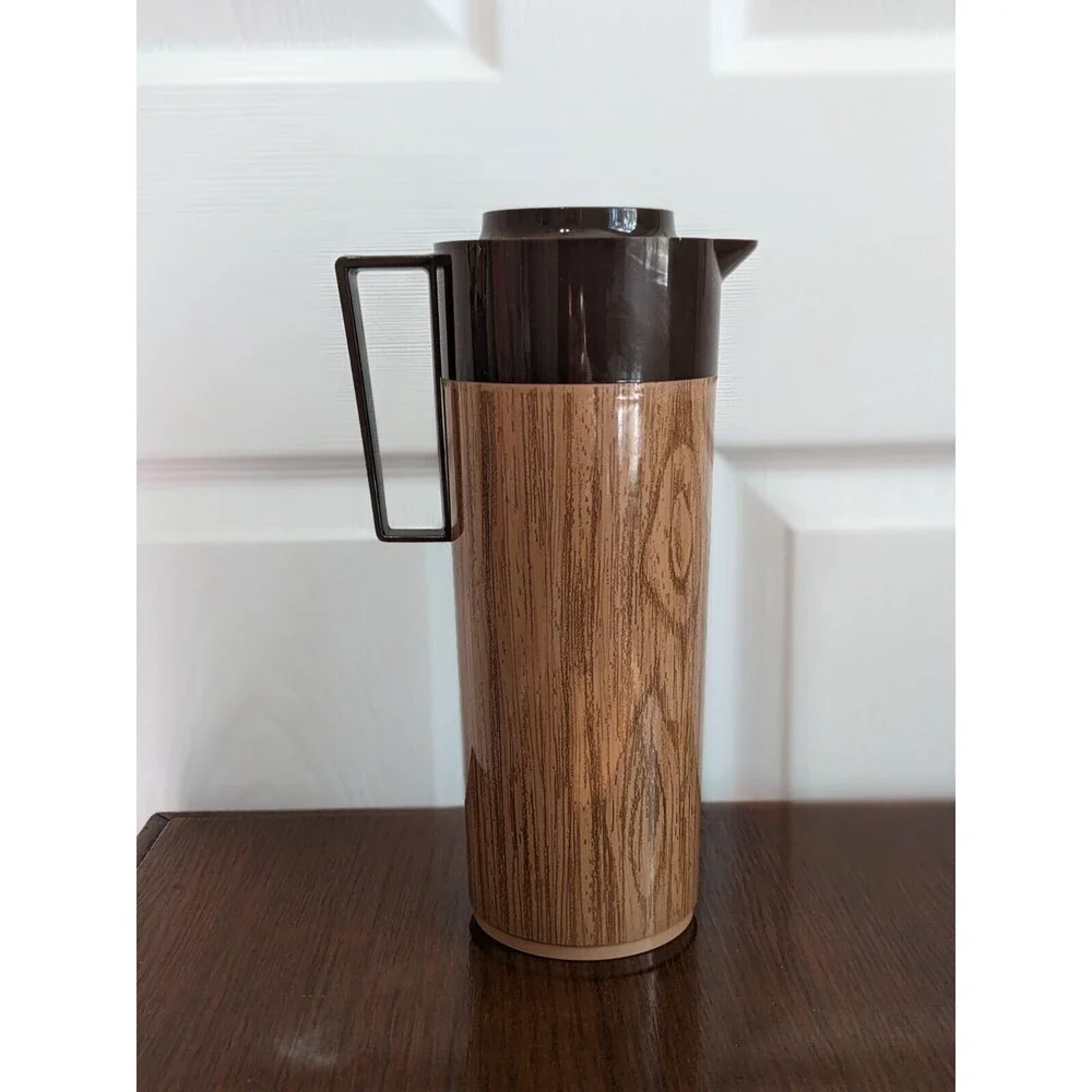 VTG Aladdin Beverage Butler Vacuum Insulted Pitcher 1 Quart Faux Wood Brown 4460